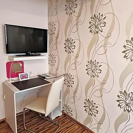 H5 Hotel 2*