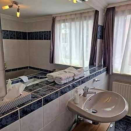 H5 Hotel 2*